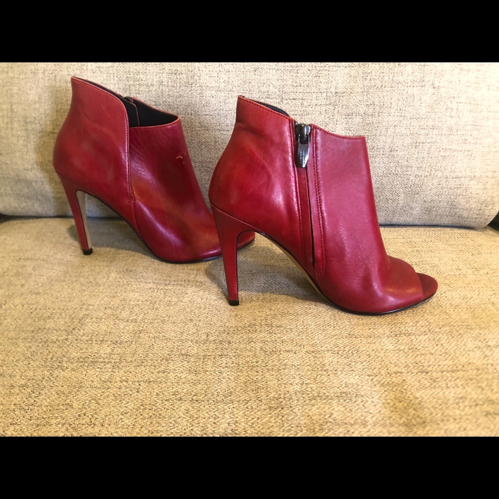 Authentic Sigerson Morrison Red Leather booties, 6.5